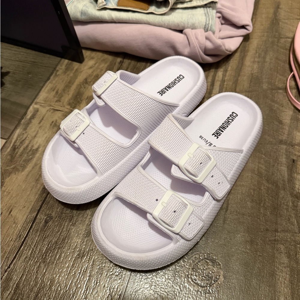 Cushionaire Women's Light Purple Sandals